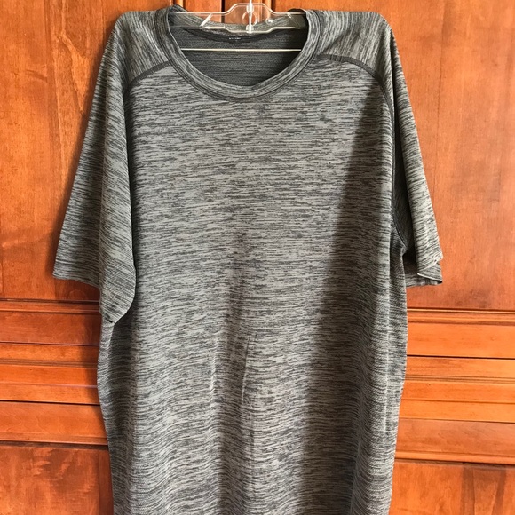 lululemon athletica Other - Lululemon men’s metal vent tech shirt